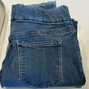 Liverpool raw hem jeans